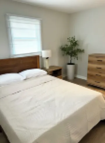 Cozy Modern Farmhouse Prime Lakeview Location