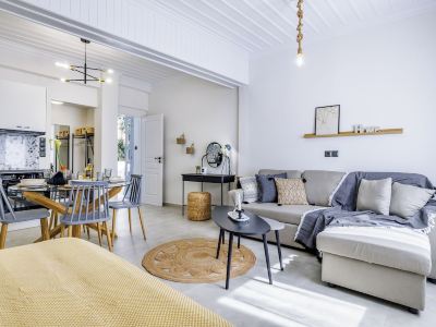 Vrachos House " In the heart of Skopelos town"