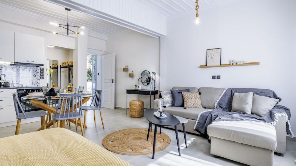 Vrachos House " In the heart of Skopelos town"