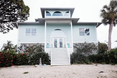 Luxurious Large Home on Gulf of Mexico w/Private 30' Dock