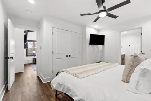 Norman's Camp - Herrington Lake Retreat - 3 Beds, 3 Baths - Private Dock Hotels in Mercer County