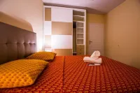 One of a kind! Superb villa, swimming pool, jacuzzi, sauna, open-air shower