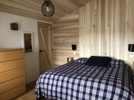 Charming accommodation near La Rochelle and Île de Ré .500 m from the sea Отели в г. Ньёль-Сюр-Мер