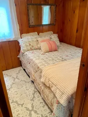 Peaceful MI Cabin - FirePit, 10 Mins to Mackinac Island