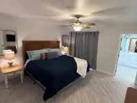 Mermaid Manor – Freshly Renovated 3Br 2BA Stuart Escape with Pool & Patio Hotels in Port Salerno