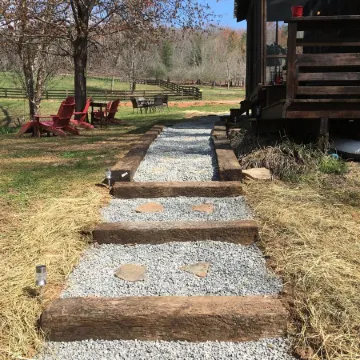 Romantic cabin on horse farm just 6 miles away from historic downtown Dahlonega,