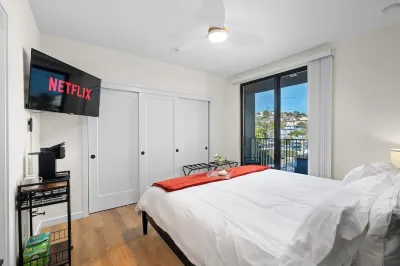 King Bed, EV Charger, Pet-Friendly, Balcony, Near Airport & Beaches 산디에고 국제공항 호텔