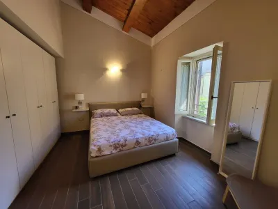 Cozy apartment, inside the walls of Bevagna, newly renovated. Hotel in zona Porto Romano di Bevagna