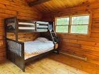 Country style log cabin on private 4 acres lot minutes from downtown Saratoga