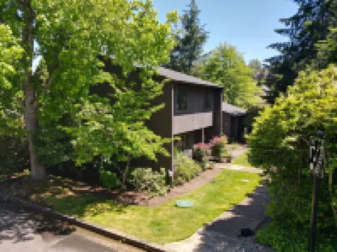 Elegant Townhome, park-like setting. Local event transportation provided.