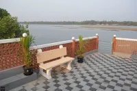 Reunion Ocean Tides- Room111 - Beach Cottages