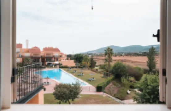 Beautiful apartment with mountain views 阿爾豪林德拉托里酒店