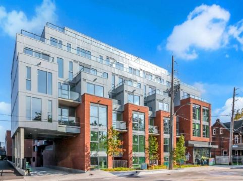 Chic modern apartment In Toronto's vibrant west end
