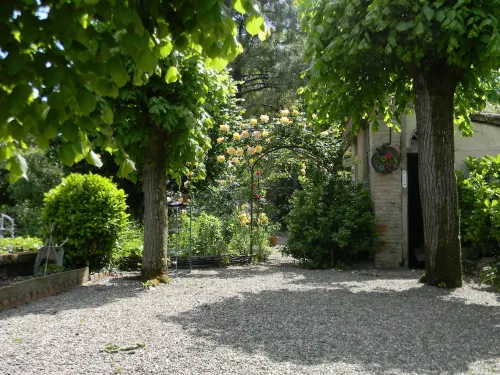 A COUNTRY HOUSE IN THE CENTER OF TOWN Hotels in Colomiers