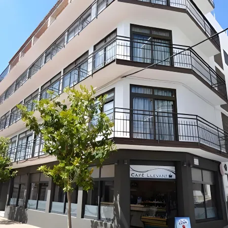AzuLine Hotel Llevant