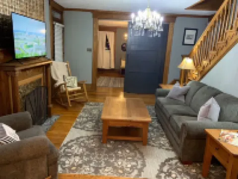 Charming 3-bedroom house in lovely downtown Madison.