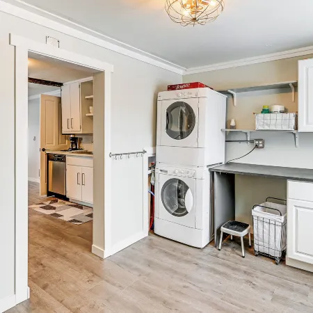 1 Mi to Main Street Polson: Updated Home w/ Deck!