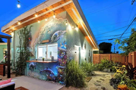 Cozy Stay •Near Hard Rock Stadium • Private Serene Backyard