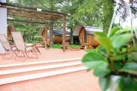 Rifugio DiVino Dormire in Una Botte Glamping Nella Tenuta Vitivinicola Các khách sạn ở Rieti
