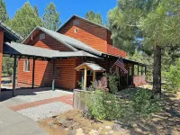 Hat Creek Cabin in Old Station, near fishing, hiking, Lassen, & Burney w/ 3 bdms
