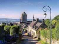 A setting of stone and history Hotels in Locronan