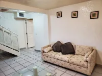 1 minute to the park and gym.