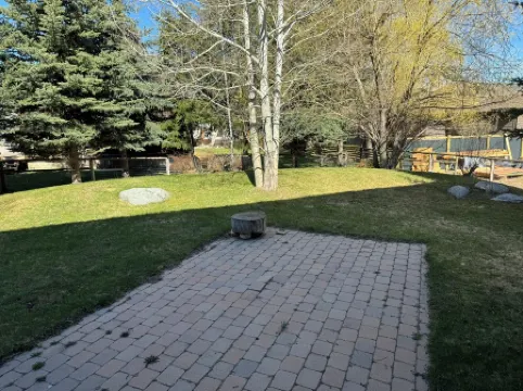 East Jackson Living with Outdoor Space and Easy Access to Cache Creek Trails!