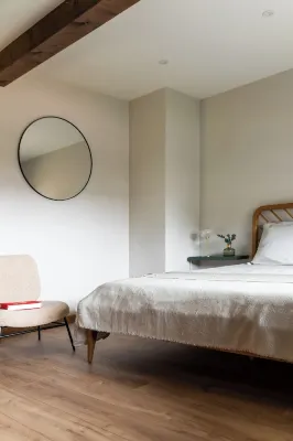 Contemporary duplex apartment at the foot of the toboggan run, ideal for families.