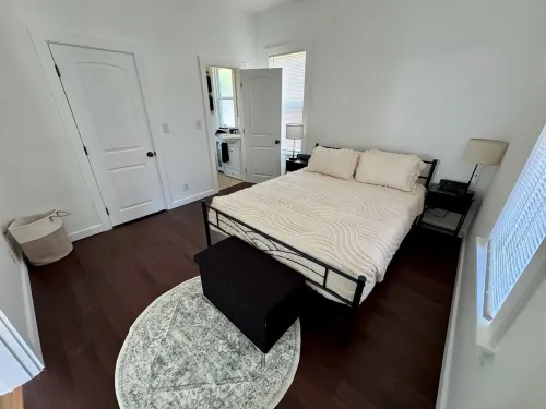 Charming Victorian style, updated 2-bedroom house with AC in charming Dunsmuir