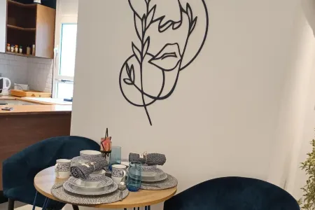 Lovely 1-Bed Apartment in Lac1 Tunis Отели в г. El Khadra