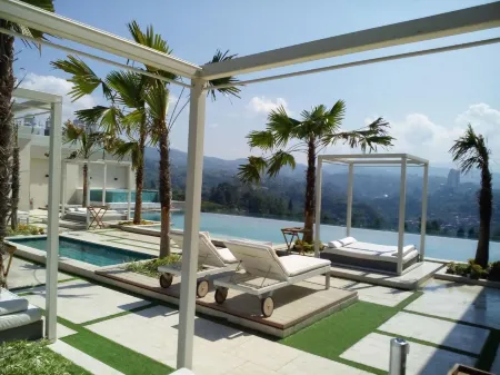 Art Deco Luxury Hotel & Residence