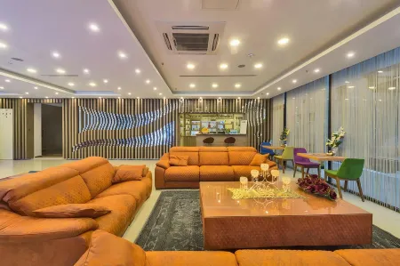 Grand Palace Hotel Отели рядом с достопримечательностью «Музей авиации»