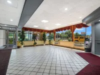 費城騎士旅館 洛根附近的飯店