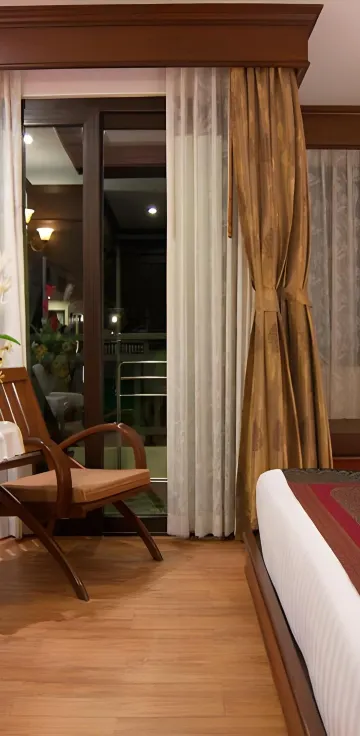 ห้องดีลักซ์ เตียงใหญ่ 1 เตียง