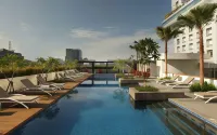 Santika Premiere Dyandra Hotel & Convention - Medan - piscina