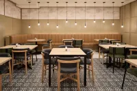 Hyatt Place Montreal Airport