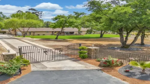 Granite Bay Getaway - Relaxing oasis with Jacuzzi. Hotels in Granite Bay