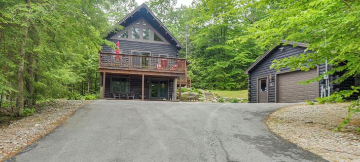 All-Season Log Cabin Escape 11 Mi to Cranmore Mtn Hotels in Conway