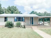 Lake Daze Chalet with hot tub