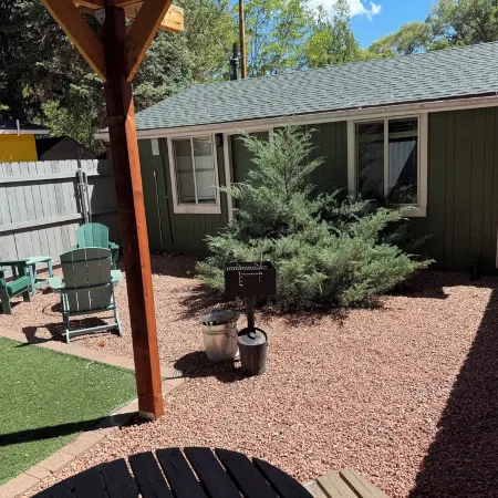 Downtown Green Gable Bungalow with AC, Fully Fenced Yard, W/D, 2 Smart TVs, WiFi