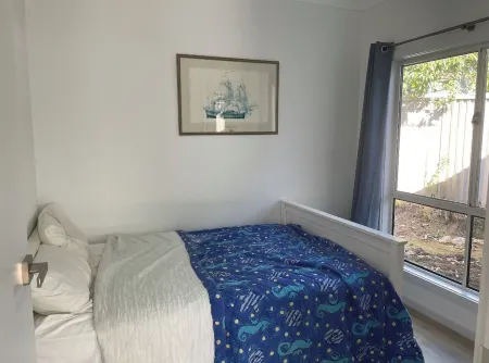 Adorable 2bdrm guesthouse with pool access - No smoking