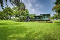 Waterfront Georgetown Retreat on Lake George! - Parkplatz