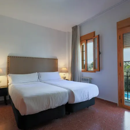 Hotel Tugasa El Almendral