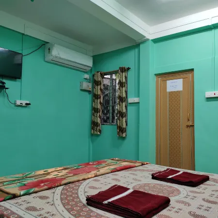 The Lotus Home - Near Marina Park & Aberdeen Bazar Отели рядом с достопримечательностью «Национальный Мемориал Клеточная Тюрьма»