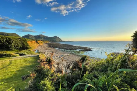 Cottage - Sleeps 4 - Pet Friendly - Terrace Отели в г. Лланаелхаерн