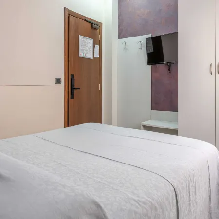 Hotel 3 Your Haven of Peace in Ventimiglia Отели рядом с достопримечательностью «Станция Ventimiglia»