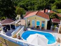 Villa in Ripenda Kras with Pool and Sauna -  Ferienhäuser