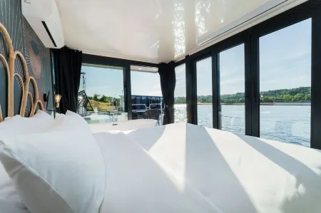 L'Escale Royale Verneuil-sur-Seine Отели в г. Триель-Сюр-Сена