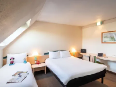 Ibis Creil-Sur-Oise โรงแรมในอวส