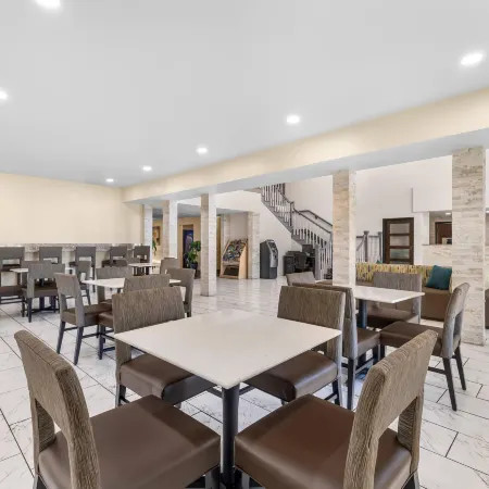 Quality Inn & Suites Salt Lake City Airport West Отели рядом с Аэропорт Солт-Лейк-Сити